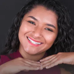 Teeth Veneers Icon: Icon representing teeth veneers